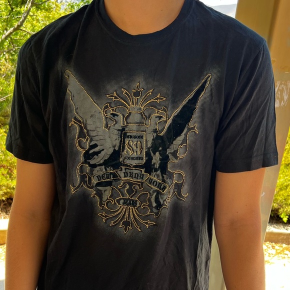 NEW DKNY JEANS MEN CITY RUSH GOLD THREAD T SHIRT STATUE ANGEL WINGS METALLIC GUY - Picture 15 of 16